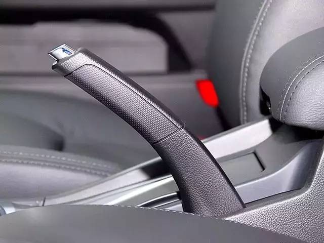 摩擦片在鼓式制动内的作用